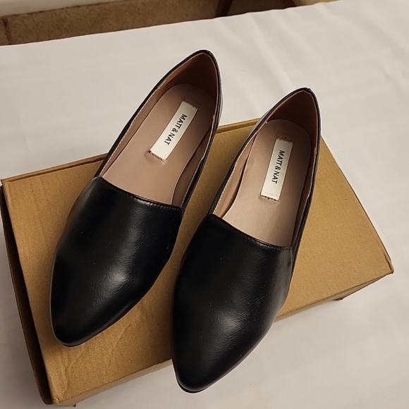 Matt & Nat Westmount Black Flats US size 6 shoes. New without tags & w/o box. - Picture 2 of 9